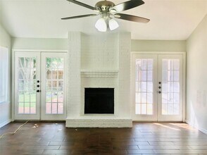 12727 Ashford Knoll Dr in Houston, TX - Foto de edificio - Building Photo