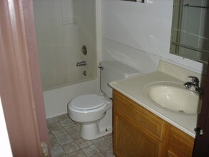 1224 W Monroe St-Unit -03 in Springfield, IL - Building Photo - Building Photo