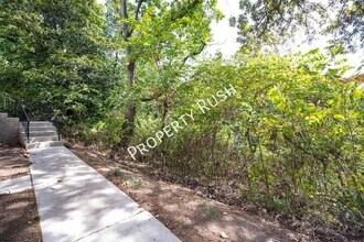 948 E Valley Dr in Rossville, GA - Building Photo - Building Photo