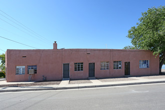 118 Bell Ave SE in Albuquerque, NM - Building Photo - Building Photo