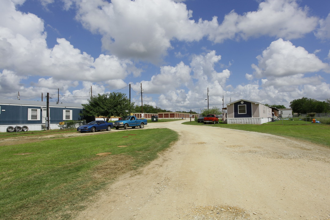 Mobile Home Park in Stockdale, TX - Building Photo