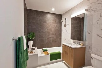 86 Fleet Pl in Brooklyn, NY - Building Photo - Building Photo