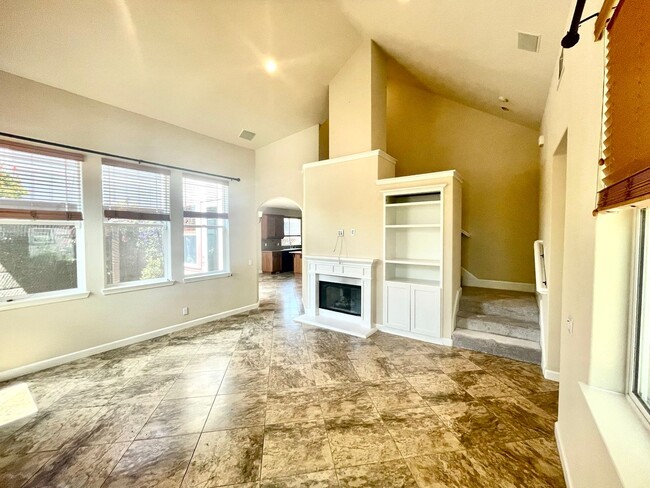 1655 Chianti Ln in Santa Maria, CA - Building Photo - Building Photo