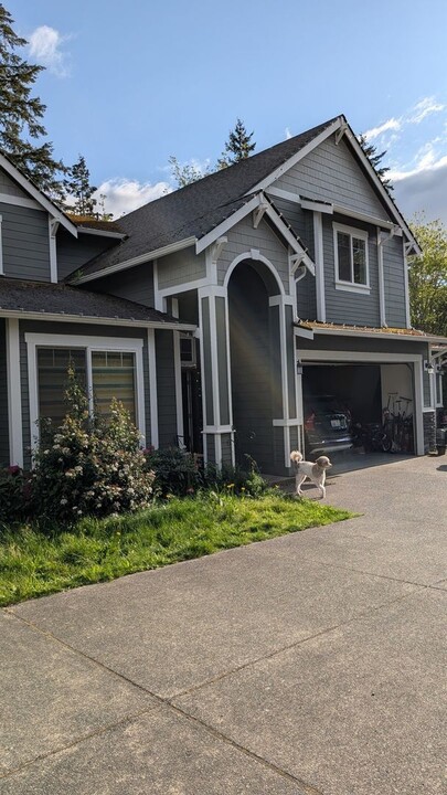 19617 140th Ave SE in Renton, WA - Building Photo
