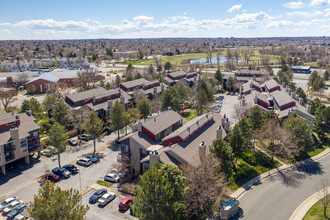 The Joliet at Lowry in Aurora, CO - Foto de edificio - Building Photo