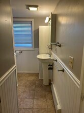 67 Hope St in Lincoln, RI - Foto de edificio - Building Photo