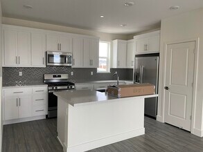 2297 Daimler St in Lathrop, CA - Building Photo - Building Photo