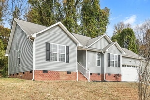 4011 Mountainridge Dr in Greensboro, NC - Building Photo