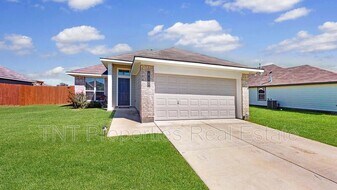 812 Mockingbird St in Navasota, TX - Building Photo