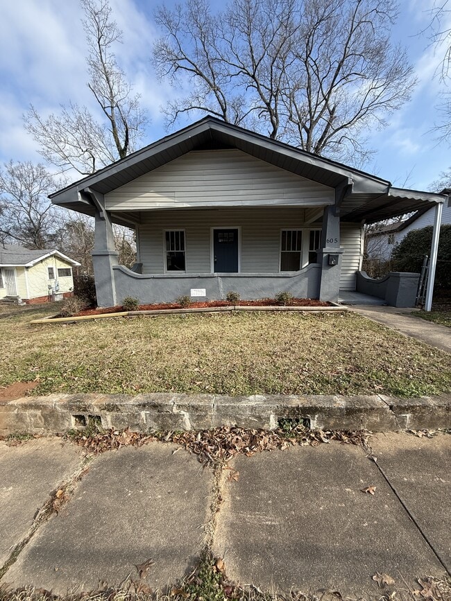 605 80th St S in Birmingham, AL - Foto de edificio - Building Photo