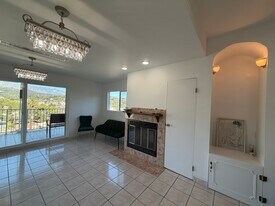 1745 College View Pl in Los Angeles, CA - Building Photo