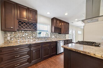 2010 Spillers Ln in Houston, TX - Building Photo - Building Photo