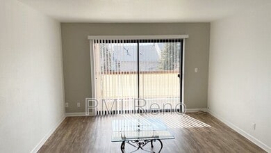 2700 Plumas St in Reno, NV - Building Photo - Building Photo