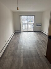 701 Pirate Island Rd in Monona, WI - Building Photo - Building Photo