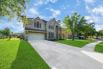 30214 Vinebriar Dr in Spring, TX - Building Photo - Building Photo