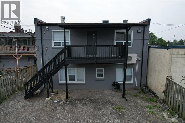 808 Ottawa St in Windsor, ON - Building Photo - Building Photo