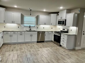 411 Palm St in Centerton, AR - Building Photo - Building Photo