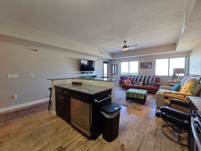 221 E 5th St in Cedar Falls, IA - Building Photo - Building Photo