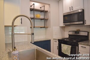 204 Royal Dr in Converse, TX - Building Photo - Building Photo