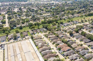 12356 Newbrook Dr in Houston, TX - Building Photo