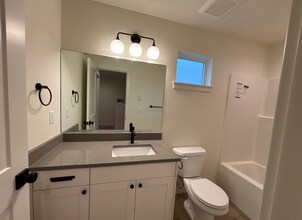 New Construction Luxury Townhomes - 352 E. Bakerview Road in Bellingham, WA - Foto de edificio - Building Photo