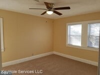 1 N Ellamont St photo'