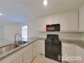 1516 Clairborne Ct, Unit WAIT-A1 in Little Elm, TX - Foto de edificio - Building Photo
