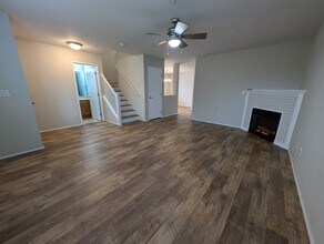 3105 Hoffman Hill Blvd in Dupont, WA - Building Photo - Building Photo