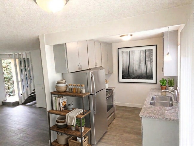 1366 Fredericks St, Unit 1366 Fredericks #C in San Luis Obispo, CA - Foto de edificio - Building Photo