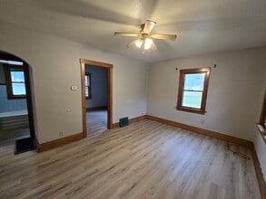 602 Wyoming St in Waterloo, IA - Building Photo - Building Photo