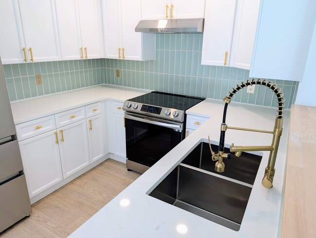 property at 2849 Syracuse Ct