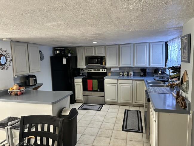 5213 Johns St, Unit Just Like Home in Naples, FL - Building Photo - Building Photo