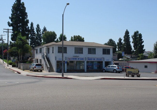 4582-4584 Maple Ave in La Mesa, CA - Building Photo - Building Photo