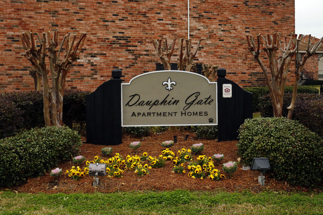 Dauphin Gate Apartments in Mobile, AL - Building Photo - Building Photo