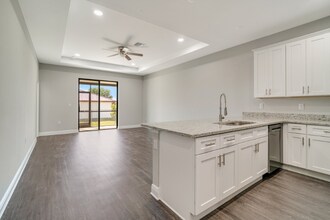 809 Agnes Ave in Lehigh Acres, FL - Building Photo - Building Photo