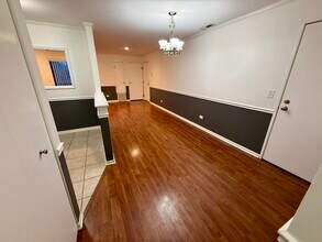 2252 Abbeywood Dr, Unit UNIT F in Lisle, IL - Building Photo - Building Photo