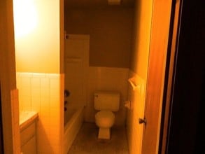 2013 W Emma Ave-Unit -B in Springdale, AR - Building Photo - Building Photo