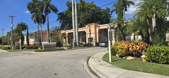 11975 NW 11th St in Pembroke Pines, FL - Building Photo