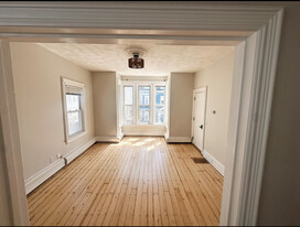 111 Ring St, Unit 2 in Providence, RI - Building Photo