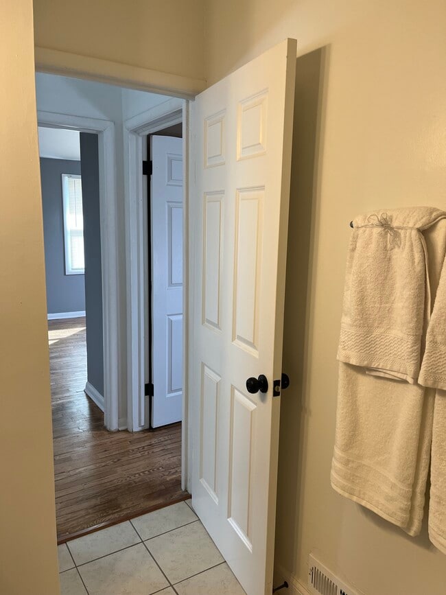 1832 Gilmartin St in Flint, MI - Building Photo - Building Photo