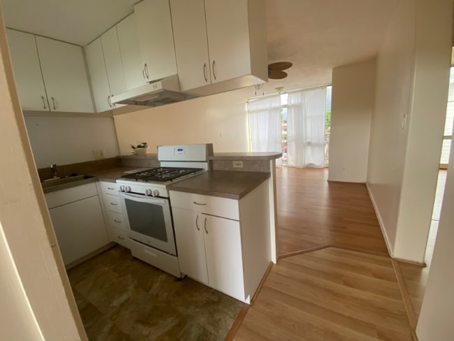 45-697 Kamehameha Hwy in Kaneohe, HI - Foto de edificio - Building Photo