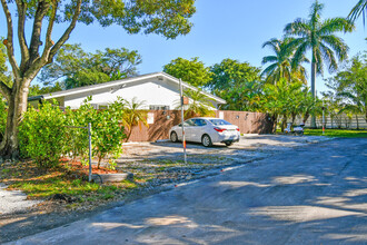 2990 SW 19th Ter in Fort Lauderdale, FL - Building Photo - Building Photo