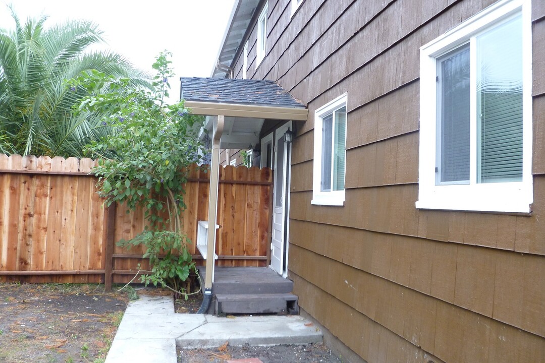175 W I St in Benicia, CA - Foto de edificio