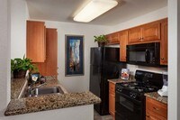 Building Photo - Evergreen Park Apartamentos in Sacramento, California
