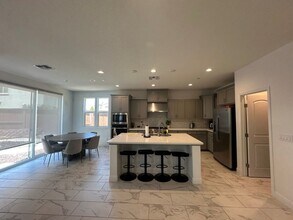 1404 Hammond Dr in Woodland, CA - Building Photo - Building Photo