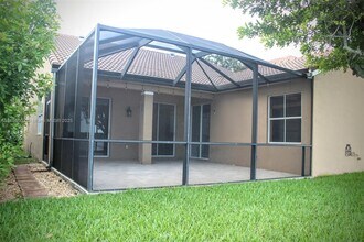 959 Falling Water Rd in Weston, FL - Building Photo - Building Photo