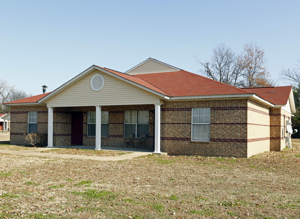 Davis Manor Apartments in Earle, AR - Building Photo