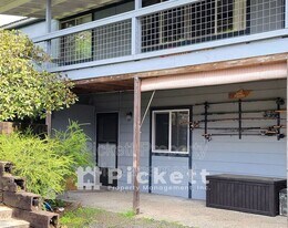 12880 Lake Shore Dr NW in Poulsbo, WA - Building Photo