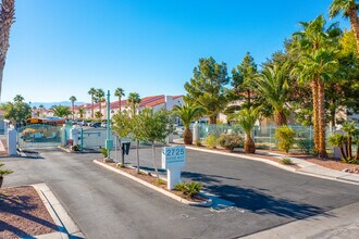 Echo Bay in Las Vegas, NV - Building Photo - Building Photo