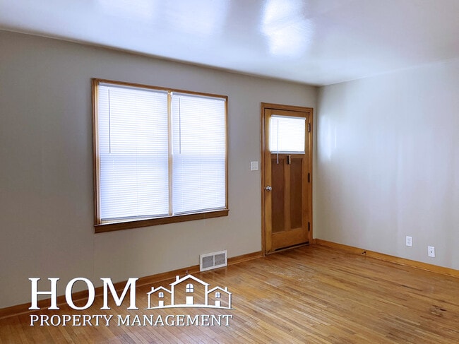 103 4th Ave SE in Mapleton, MN - Building Photo - Building Photo